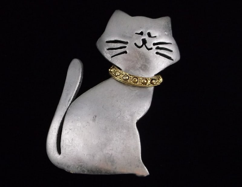 Gorgeous Vintage Cat Brooch: excellent condition