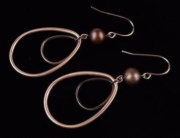 New Boxed 14kt Gold Drop Earrings 2.8 Grams