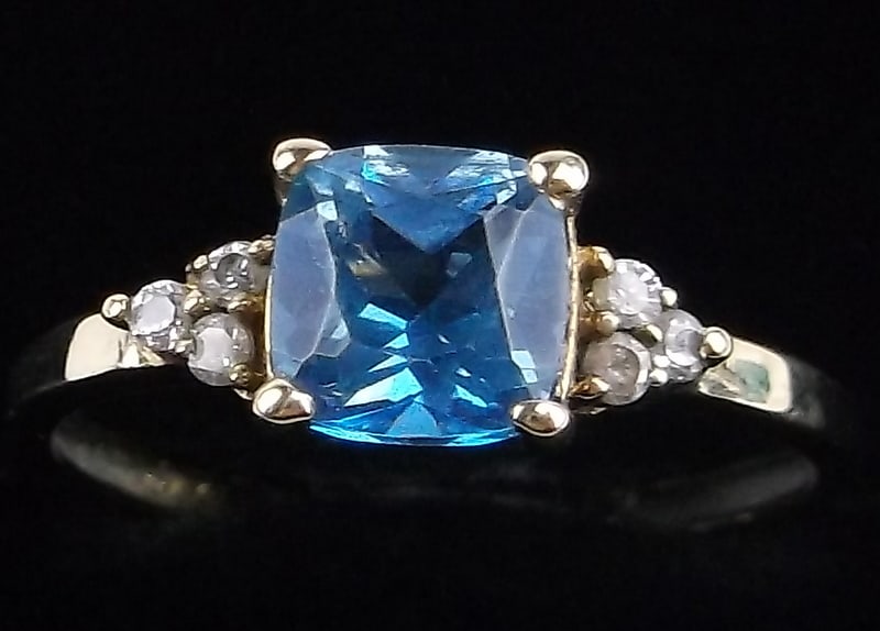 Mint Vintage 10kt Gold Blue Topaz Ring Size 7 (1 of 5)