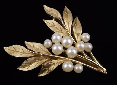 New Vintage 1960s Crown Trifari Faux Pearl Brooch