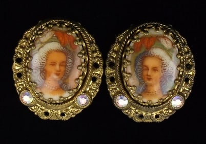 Gorgeous Vintage 1950s W Germany Cameo Earrings