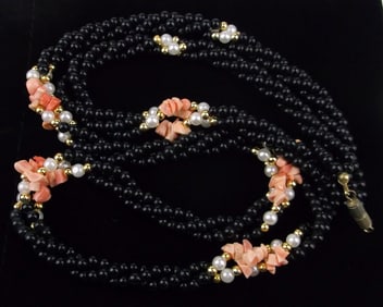 Mint Vintage 1970s Pink Coral Necklace 18"