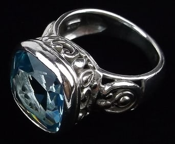 Mint Vintage Sterling Silver Blue Stone Cocktail Ring 6
