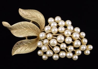 Mint Vintage 1960s Crown Trifari Faux Pearl Brooch