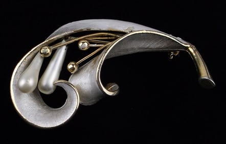 Beautiful Vintage 1960s Kramer NY Brooch