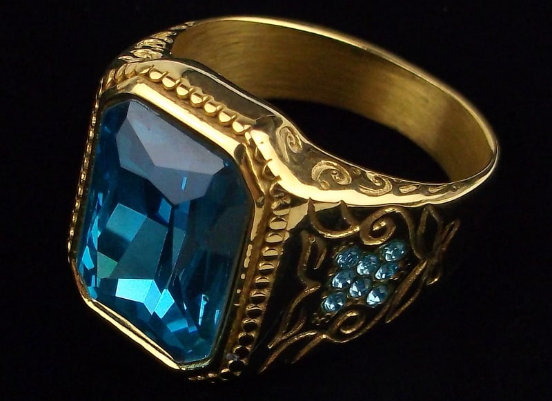 Big New Mens Blue Stone Cocktail Ring Size 13 (1 of 3)