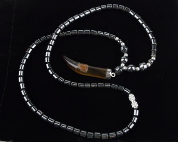 Mint Vintage Tigers Eye Claw Hematite Necklace 18"