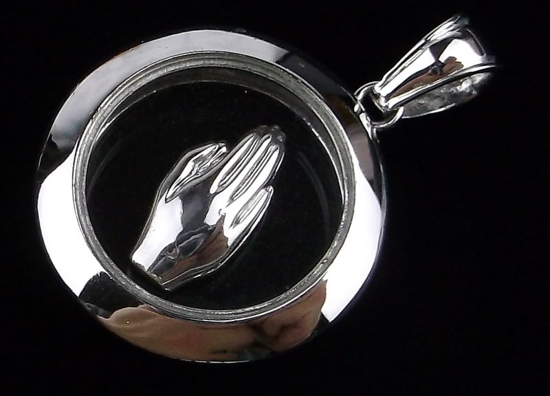 New Sterling Silver Praying Hands Pendant (1 of 2)