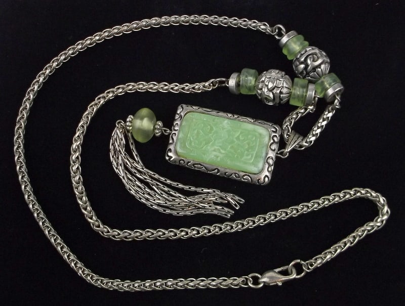Stunning Vintage Asian Necklace 26": excellent condition