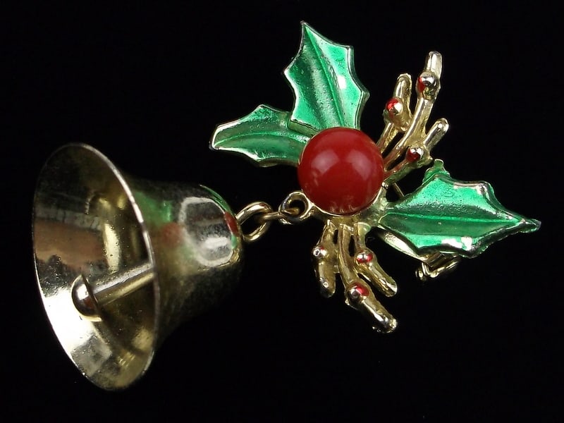 Stunning Vint Enameled Christmas Bell Holly Brooch (1 of 3)