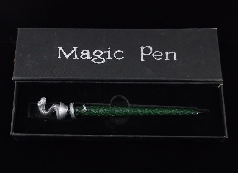 New Vint Harry Potter Slytherin Magic Pen In Box: new condition