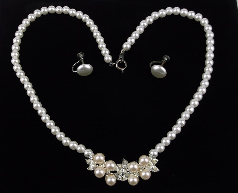 Stunning Vintage Tanya Lind Faux Pearl Necklace Earrings 18": excellent condition