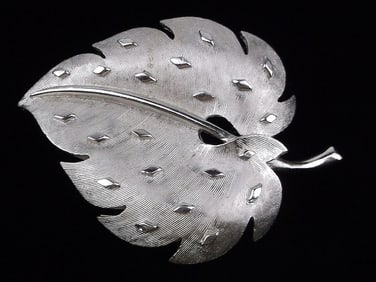 Stunning Vintage Crown Trifari Leaf Brooch