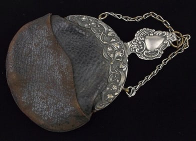 Nice Antique 1901 Art Nouveau Leather Purse Ornate