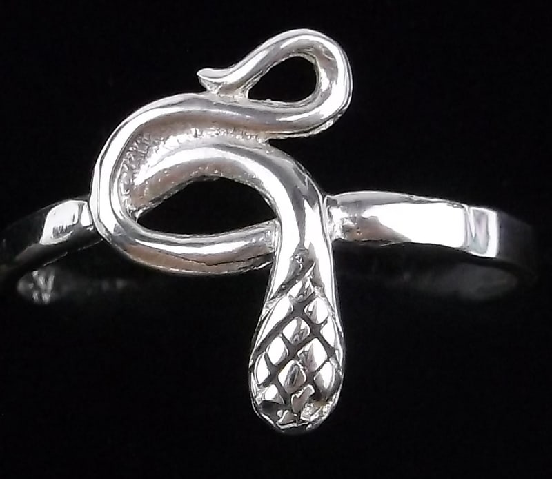 Mint Vintage Sterling Silver Snake Ring size 9 (1 of 2)
