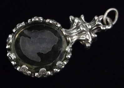 Mint Vintage 1960s Glass Cameo Pendant