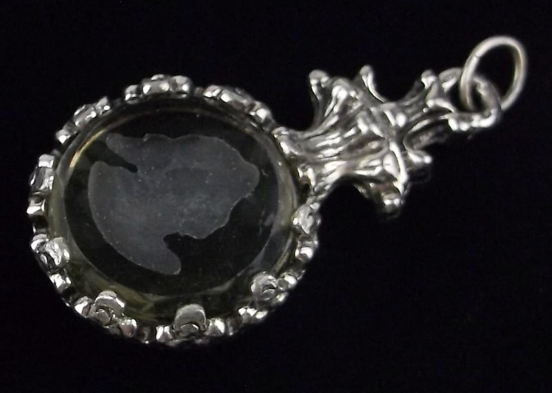 Mint Vintage 1960s Glass Cameo Pendant: Mint Condition, In Like New Condition, Perfect