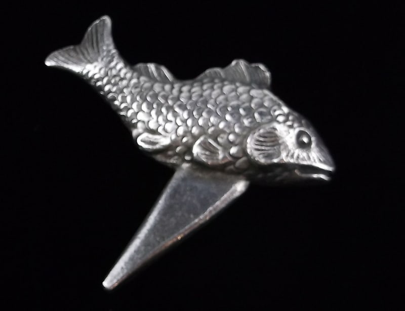 Stunning Vintage 1940s Fish Cake Candle Holder: excellent condition