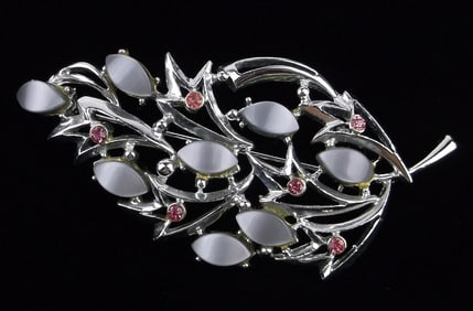 New vintage 1960s Rhinestone Brooch