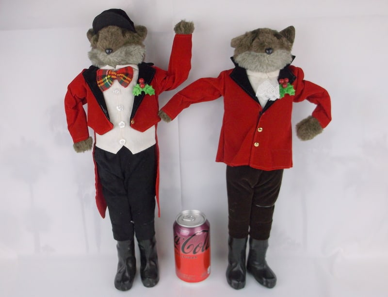 2 Mint Rare RAZ Imports Poseable Fox Hunt Christmas Figures (1 of 5)