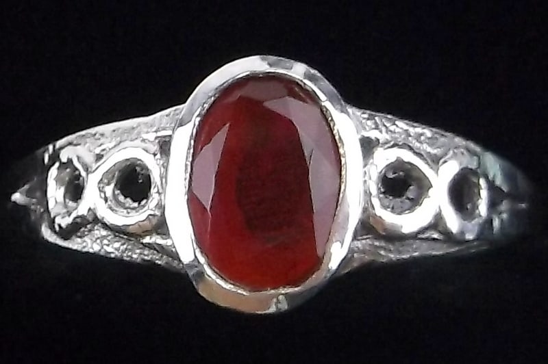 New Sterling Silver Red Chalcedony Dots Ring 7: Solid Sterling Silver Guaranteed, in Brand New Never Worn Condition.