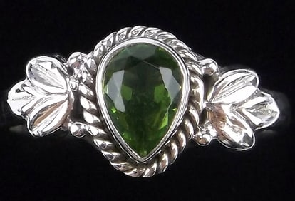 New Bali Sterling Silver Green Stone Leaf Ring 9