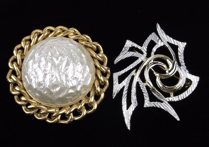 Mint Vintage 1960s Sarah Coventry Brooch Lot (1 of 3)
