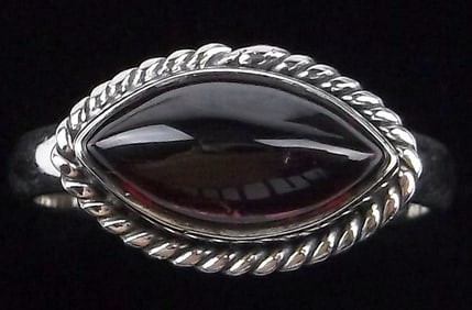 New Bali Sterling Silver 2ct Garnet Ring 7