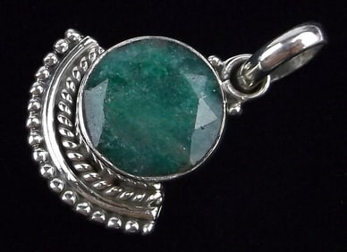 New Bali Sterling Silver 3ct Emerald Pendant