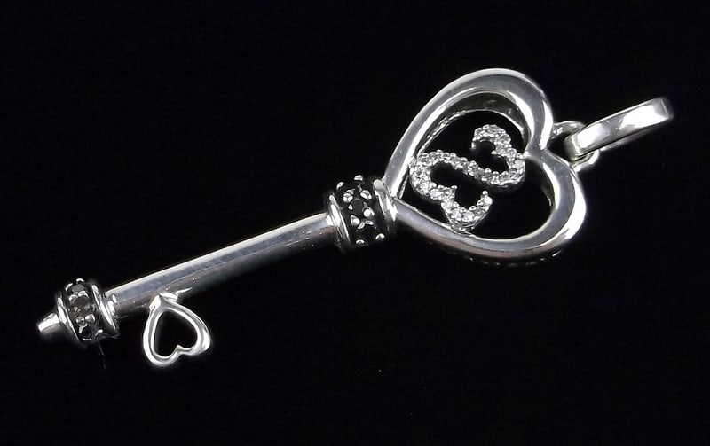 Mint Vint Jane Seymour Sterling Silver Diamond Key Pendant (1 of 3)