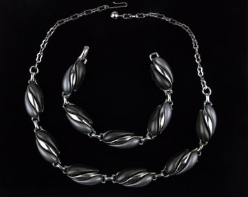 Mint Vintage 1950s Lucite Necklace Bracelet Set 7.25" 17"