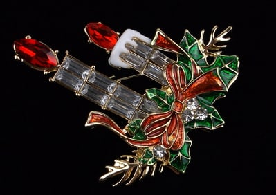 Mint Enameled Rhinestone Christmas Candles Brooch