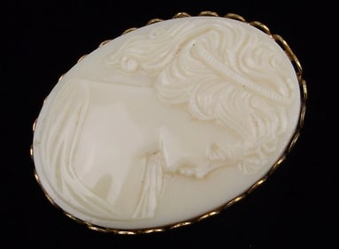 Mint Vintage 1950s Glass Cameo Brooch