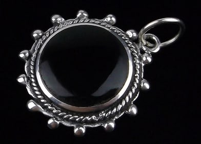 Mint Bali Sterling Silver Onyx Pendant