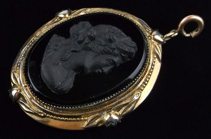 Gorgeous Antique 1940s Glass Cameo Brooch Pendant
