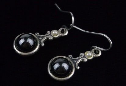 Mint Vintage Sterling Silver Onyx Pearl Drop Earrings