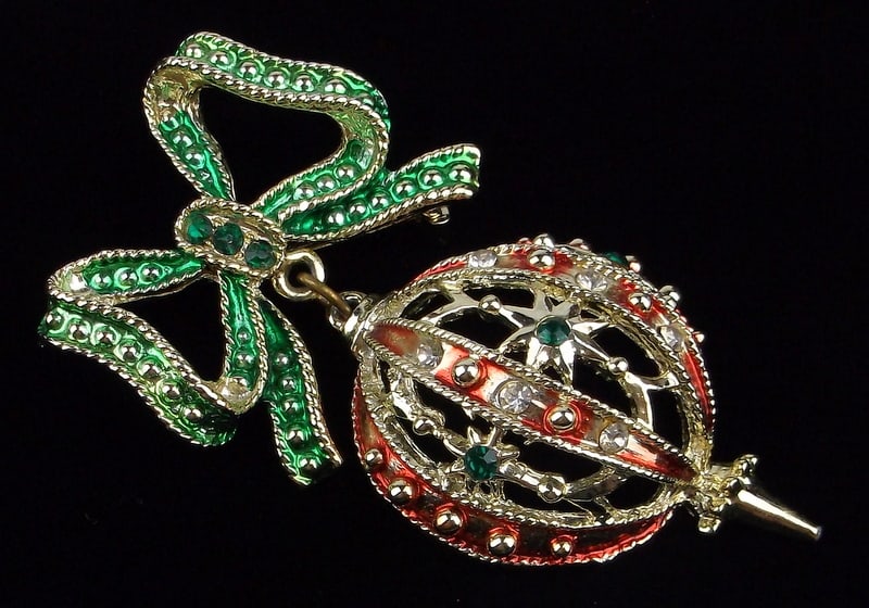 New Vint 1960s Enameled rhinestone Christmas Bell Brooch (1 of 3)