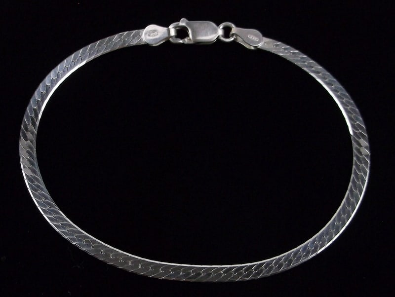 New Vintage Italian Sterling Silver Chain Bracelet 7.5": Solid Sterling Silver Guaranteed, in Brand New Never Worn Condition.