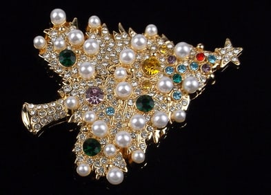 Mint Enameled Rhinestone Christmas Tree Brooch
