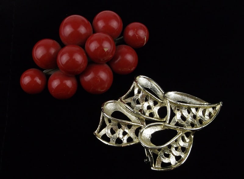 2 Gorgeous Vintage 1950s-60s Brooch Lot: excellent condition