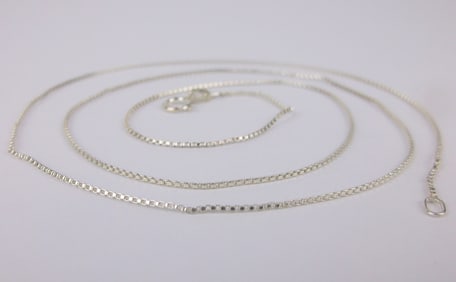 Stunning Vintage Sterling Silver Box Chain Necklace 22"