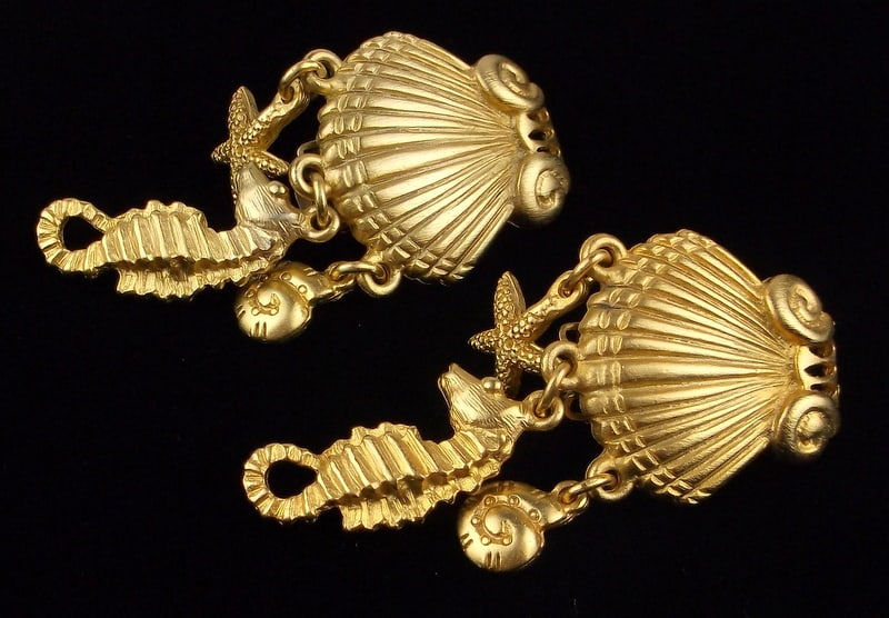 Mint Vintage IN-VEST-MENTS Seahorse Sway Earrings: Mint Condition, In Like New Condition, Perfect