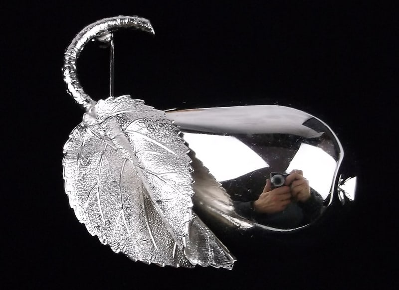 Mint Vintage 1970s Pear Fruit Brooch (1 of 2)