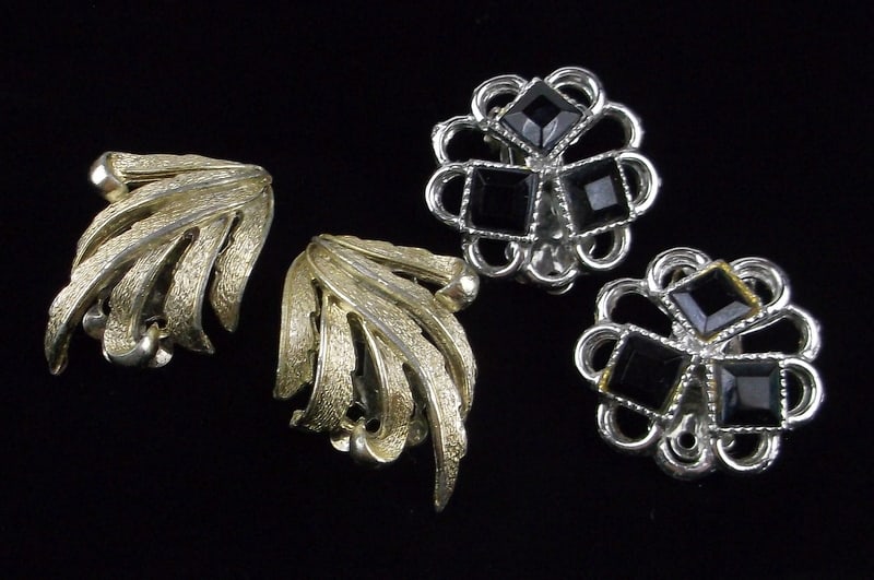 2 Gorgeous Vint 1960s Coro Craft and Rhinestone Earrings Sets: excellent condition