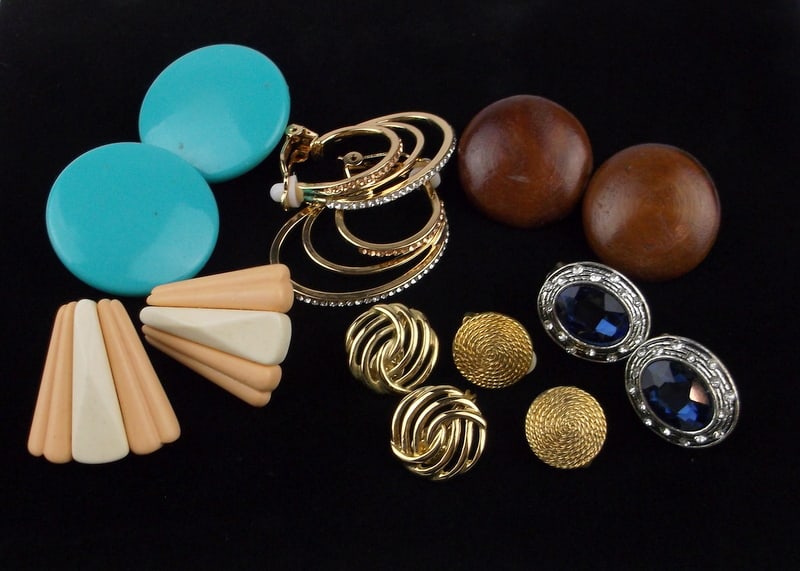 7 Gorgeous Vint 1960s-80s Earrings Sets Lot: o Lot of Vintage Earrings, you get all 7 sets, nice lot