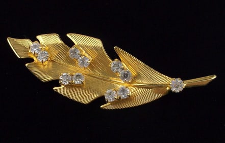 Mint Vintage 1960s Rhinestone Leaf Brooch
