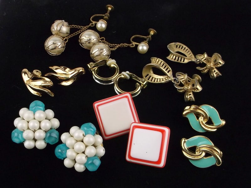 7 Gorgeous Vint 1950s-80s Earrings Sets Lot Ralph Lauren More: o Lot of Vintage Earrings, you get all 7 sets, nice lot