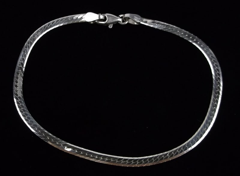 New Vintage Italian Sterling Silver Chain Bracelet 7.5": Solid Sterling Silver Guaranteed, in Brand New Never Worn Condition.