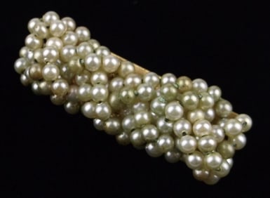 Gorgeous Vintage 1940s Faux Pearl Brooch