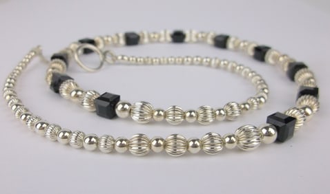 Mint Vintage Sterling Silver Ball and Onyx Chain Necklace 20"